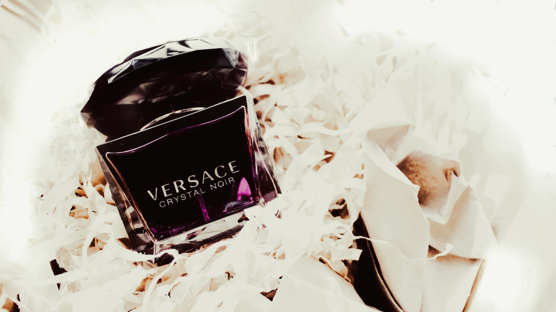 We are looking at Versace perfumes. What fragrance should you choose for yourself?